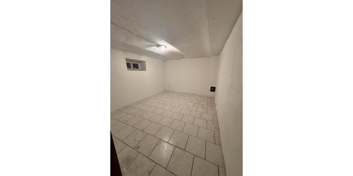 Einfamilienhaus Wetzlar Altenberger Straße - 7 Zimmer, 140 m&sup2;, 1.000&euro; | Angebot:26020253
