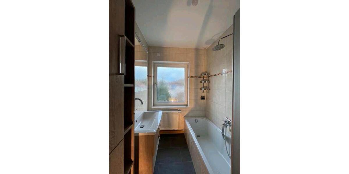 Helle Wohnung mit Balkon und Garage in Neumarkt-Sankt Veit 3 zimmer