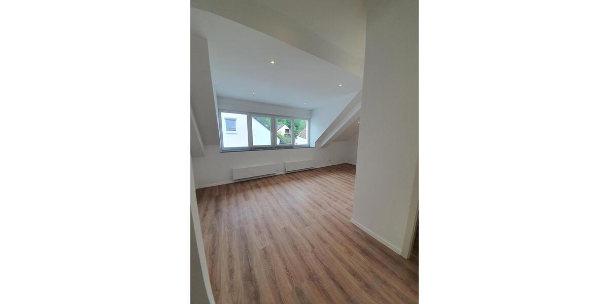 Dachgeschoßwohnung Völklingen - 2 Zimmer, 55 m&sup2;, 500&euro; | Angebot:26289206