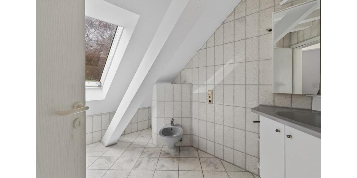 Etagenwohnung Baden-Baden Baden - 3 Zimmer, 135 m&sup2;, 1.500&euro; | Angebot:26296417