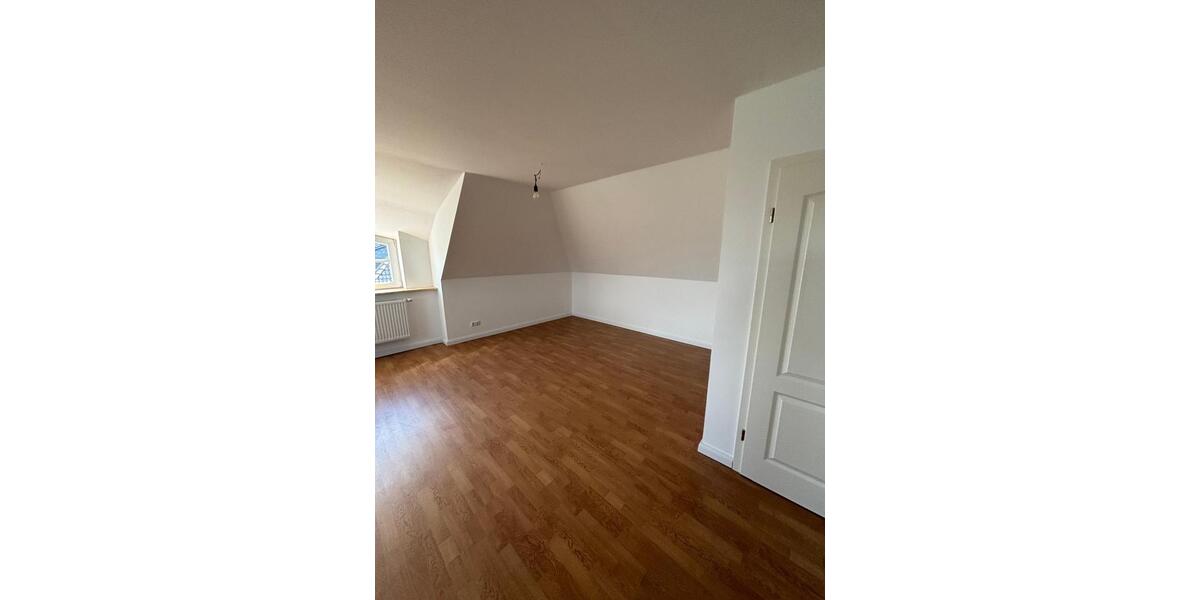 Dachgeschoßwohnung Aukrug - 2.5 Zimmer, 75 m&sup2;, 860&euro; | Angebot:26050947