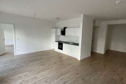 Wohnung zum Mieten in Regensburg 1.355 € 105.3 m² 3 zimmer