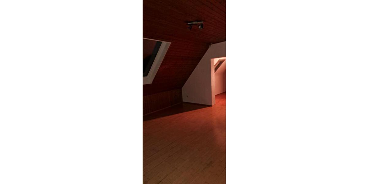 Etagenwohnung Hermersberg - 6 Zimmer, 140 m&sup2;, 830&euro; | Angebot:25872307