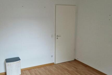 Wir vermieten ein Zimmer in unserer 4 Zimmer Wohnung zimmer