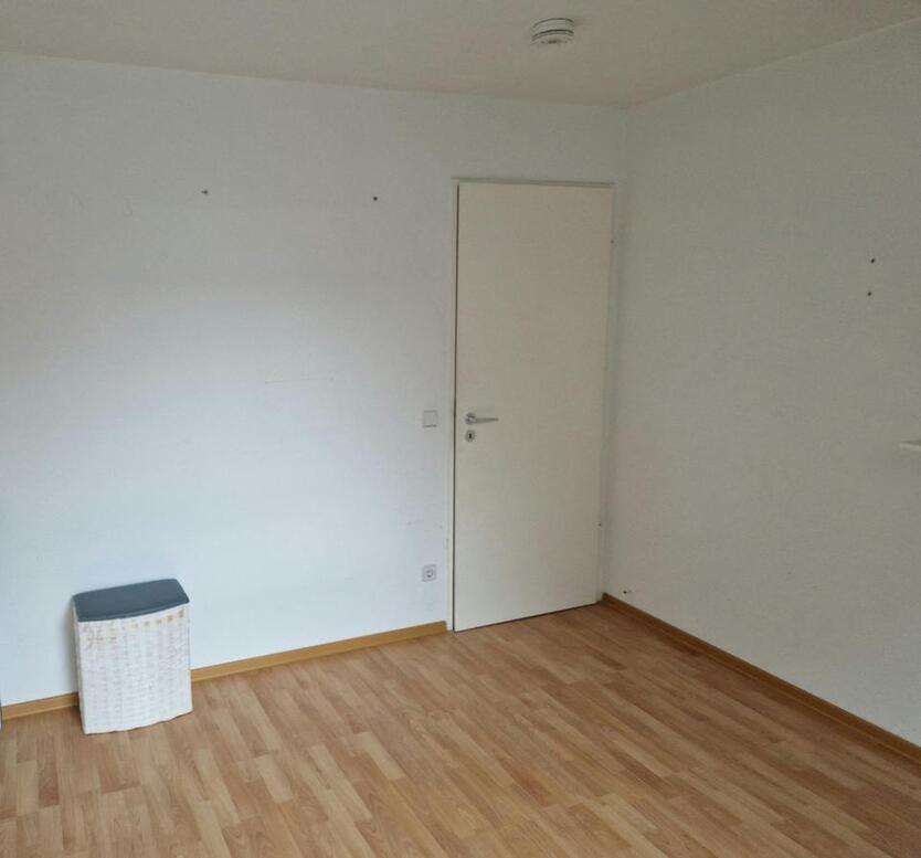 Wir vermieten ein Zimmer in unserer 4 Zimmer Wohnung zimmer
