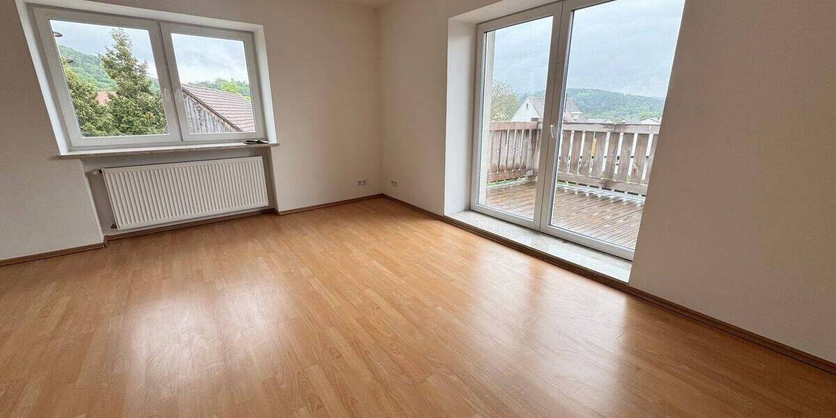 Etagenwohnung Berching Pollanten - 3 Zimmer, 94 m&sup2;, 850&euro; | Angebot:26486216