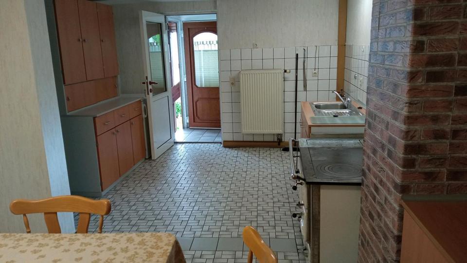 Vermiete 3 Zimmerwohnung Altbau 120 m`2