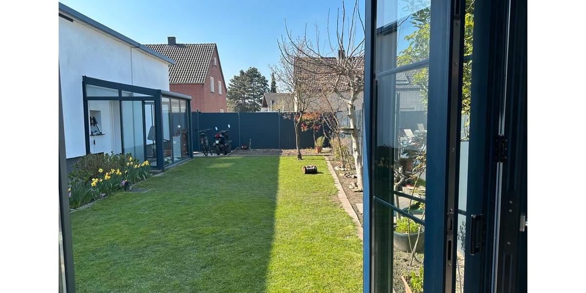 Bungalow Duisburg Hochheide - 3 Zimmer, 106 m&sup2;, 1.600&euro; | Angebot:25396682