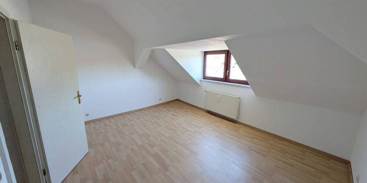 Etagenwohnung Zwickau Innenstadt - 2 Zimmer, 64 m&sup2;, 385&euro; | Angebot:26189805