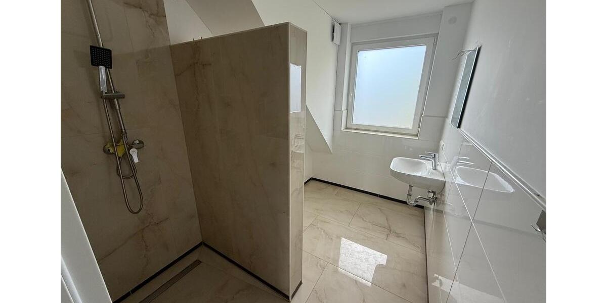 Dachgeschoßwohnung Papenburg - 3 Zimmer, 66 m&sup2;, 700&euro; | Angebot:26049034