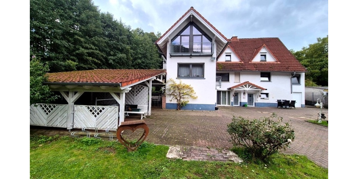 Gepflegte, großzügige 2-Etagen-Wohnung mit Kamin & Carport zu vermieten – wohnen wie im eigenen Haus 5 zimmer