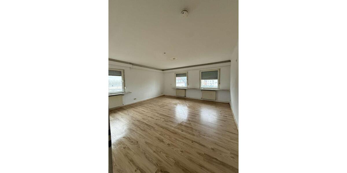 Etagenwohnung Saarbrücken West - 3 Zimmer, 100 m&sup2;, 800&euro; | Angebot:25415306