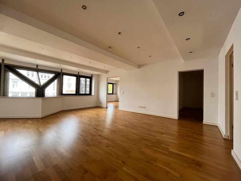 *Stilvolle 4 Zimmerwohnung mit Einbauküche und En Suite Badezimmer zimmer