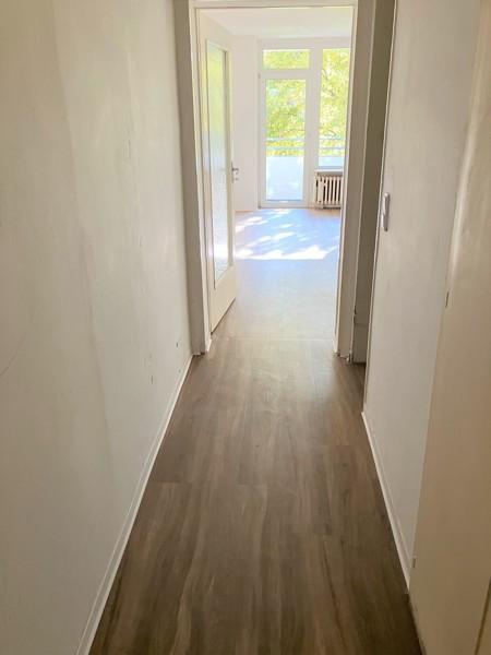 Sanierte 1 Zimmerwohnung mit Balkon zimmer