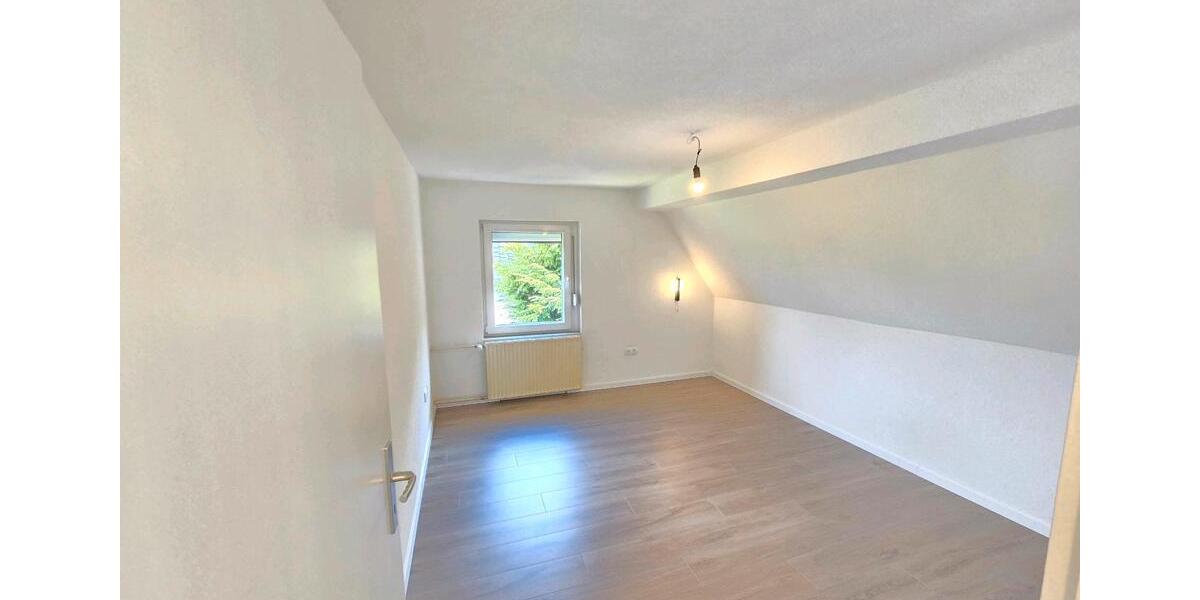 Etagenwohnung Hilchenbach - 3 Zimmer, 87 m&sup2;, 690&euro; | Angebot:26648915