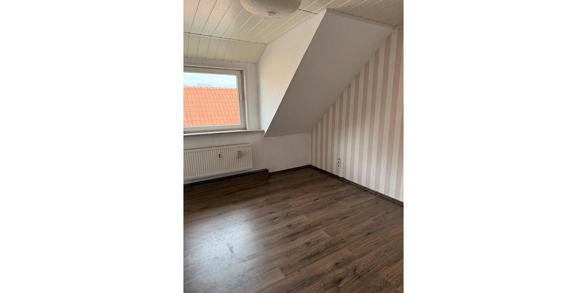 Dachgeschoßwohnung Südheide - 4 Zimmer, 100 m&sup2;, 700&euro; | Angebot:26023141
