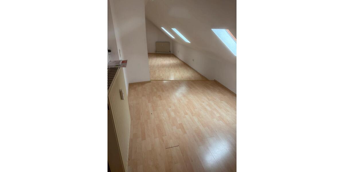 Etagenwohnung Schwalmstadt - 1 Zimmer, 120 m&sup2;, 1.000&euro; | Angebot:26459852