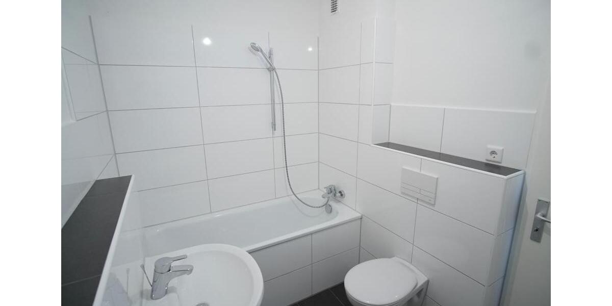 Erdgeschoßwohnung Essen Stadtbezirk VI - 4 Zimmer, 98 m&sup2;, 830&euro; | Angebot:24689419