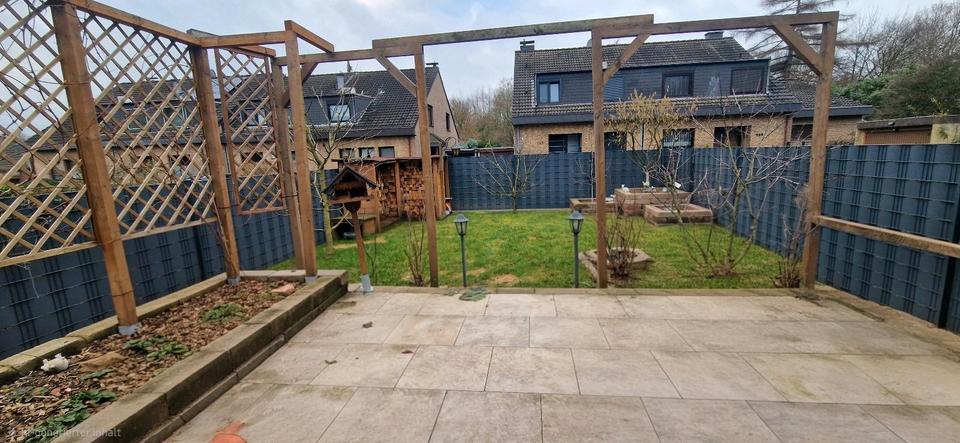 Doppelhaushälfte Duisburg Hamborn - 5 Zimmer, 122 m&sup2;, 1.950&euro; | Angebot:25216070