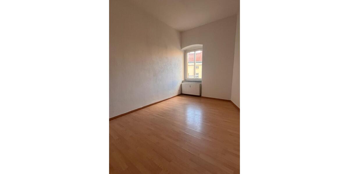 Etagenwohnung Weißenfels - 4 Zimmer, 109 m&sup2;, 600&euro; | Angebot:26532183