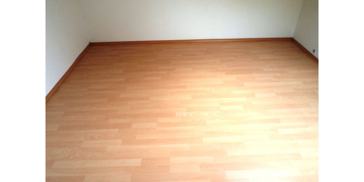 Gemütliche 3 Zimmer Dachgeschosswohnung mit EBK und Balkon - Dachgeschoßwohnung Weil im Schönbuch | Angebot:25239500