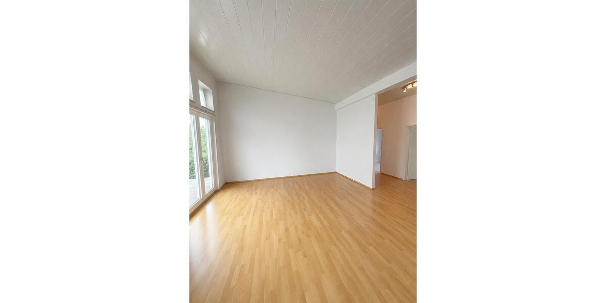 Dachgeschoßwohnung Bad Dürrheim - 2 Zimmer, 78 m&sup2;, 975&euro; | Angebot:26528700