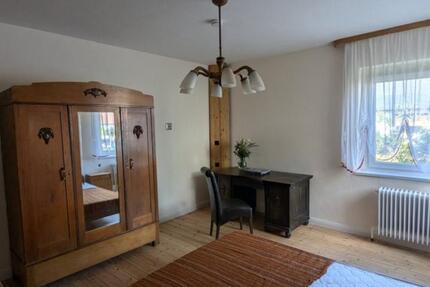 Großer Zimmer in Haus mit schönem Garten