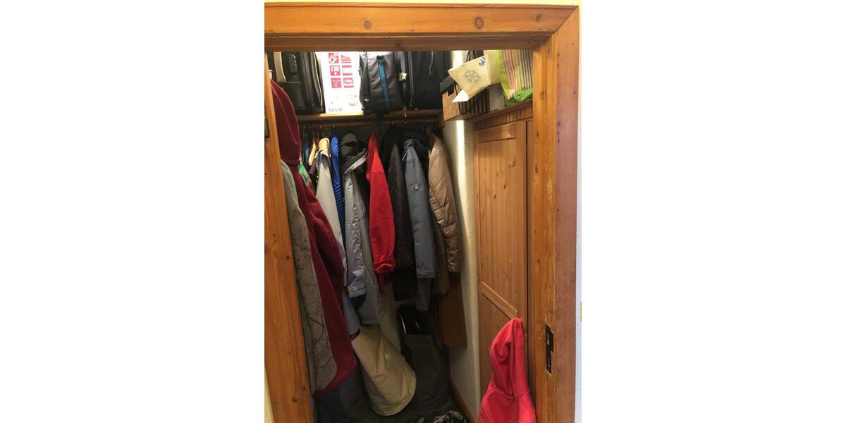 3 12 Zimmer Wohnung im 1. OG im gepflegten Altbau 3 zimmer