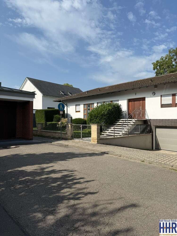 Haus zum Mieten in Lampertheim 2.000 € 218 m²