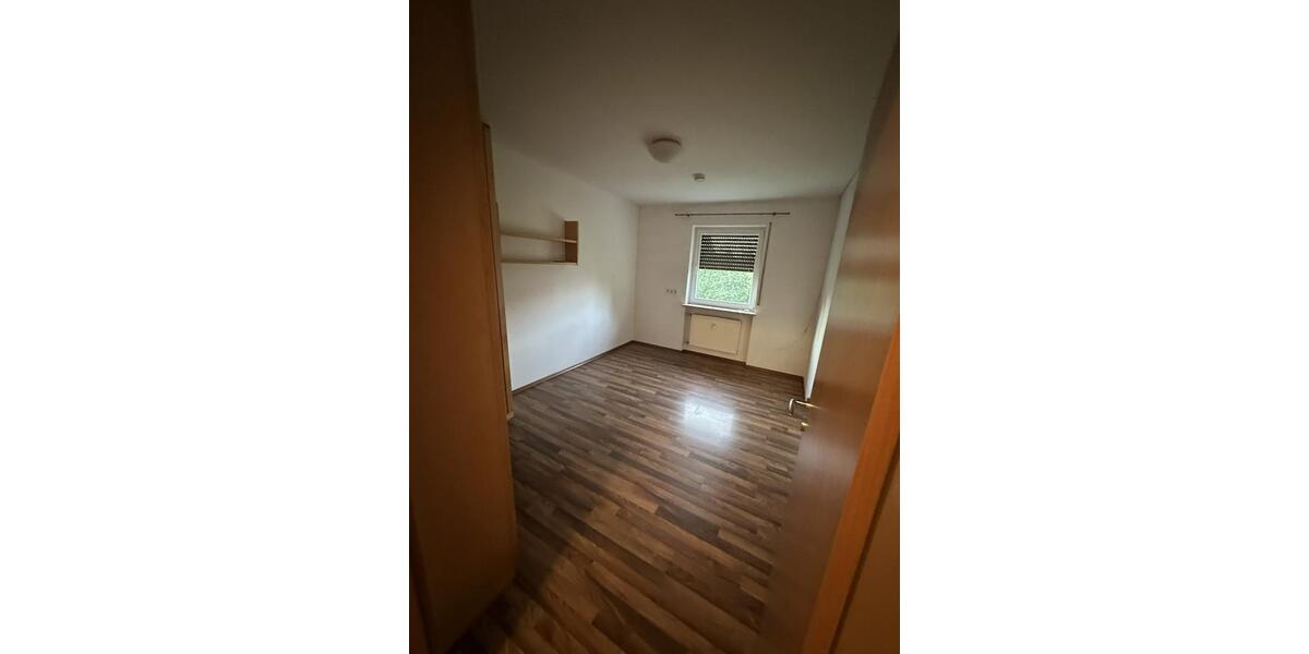 Etagenwohnung Plattling - 3 Zimmer, 85 m&sup2;, 760&euro; | Angebot:25650907