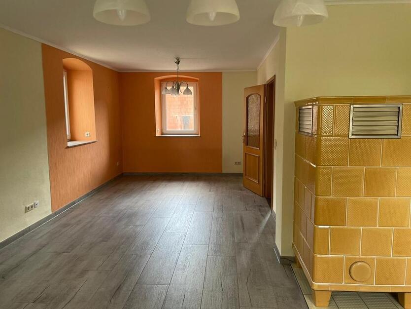 Erstbezug nach Sanierung mit EBK: 2-Zimmer Hochparterre Wohnung