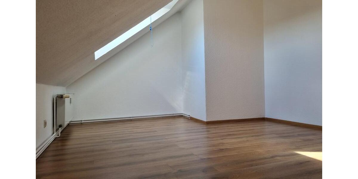Dachgeschoßwohnung Halberstadt - 3 Zimmer, 60 m&sup2;, 320&euro; | Angebot:25919975