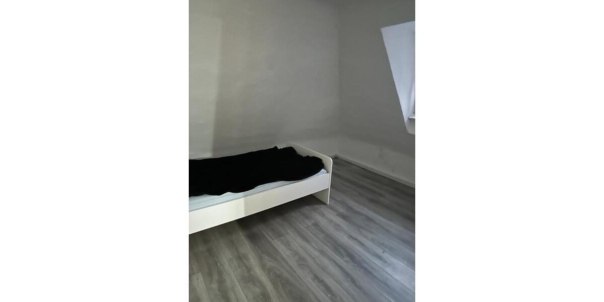 Dachgeschoßwohnung Völklingen - 6 Zimmer, 110 m&sup2;, 800&euro; | Angebot:25760210