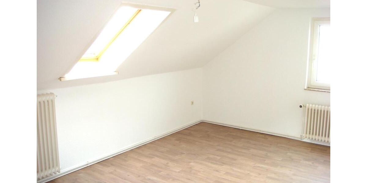 Dachgeschoßwohnung Uetze - 3 Zimmer, 80 m&sup2;, 545&euro; | Angebot:25825453