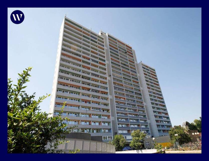Erstbezug nach Modernisierung! 2 Zimmer + Balkon, neuer Boden, neues Bad, Aufzug