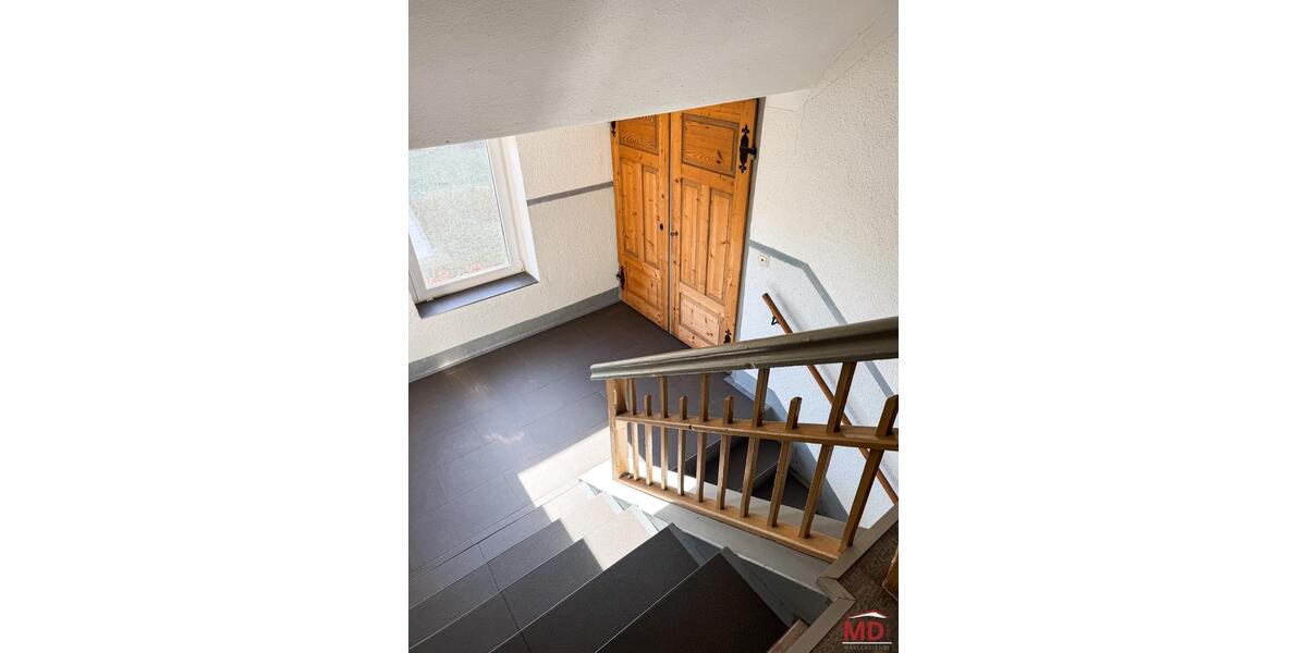 Dachgeschoßwohnung Oelsnitz (Erzgebirge) - 5 Zimmer, 95 m&sup2;, 550&euro; | Angebot:26152231