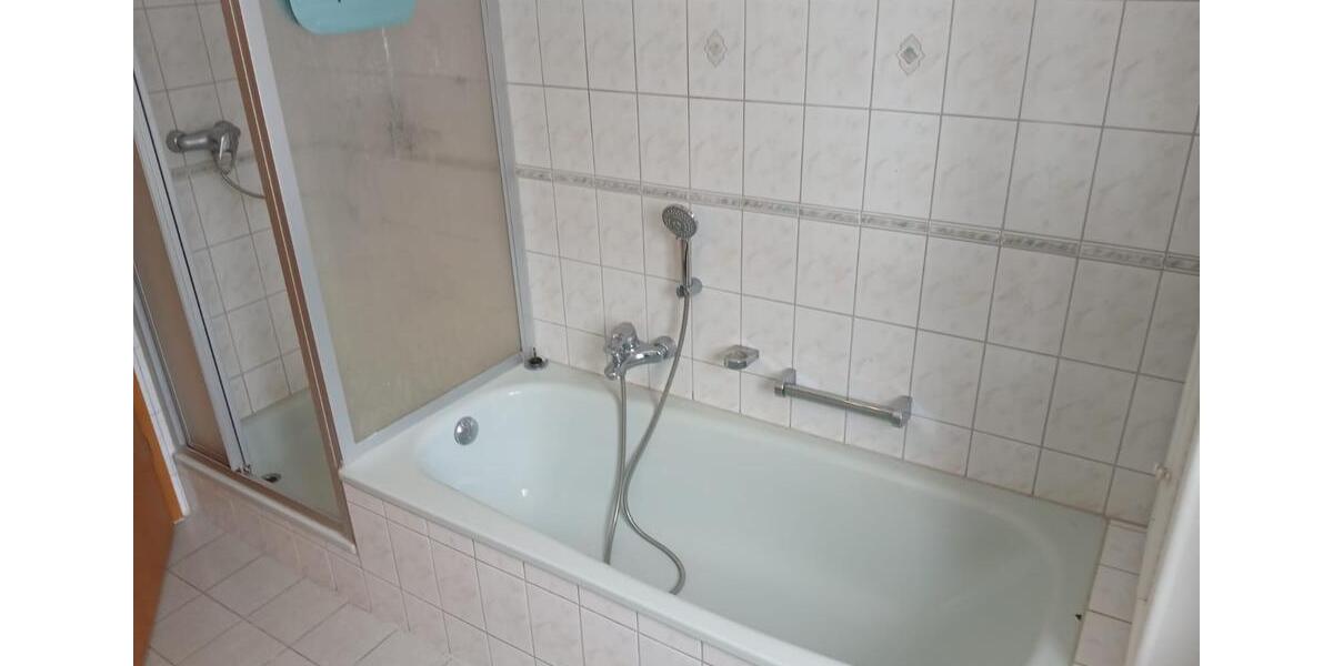 Erdgeschoßwohnung Cham - 4 Zimmer, 115 m&sup2;, 700&euro; | Angebot:25549096