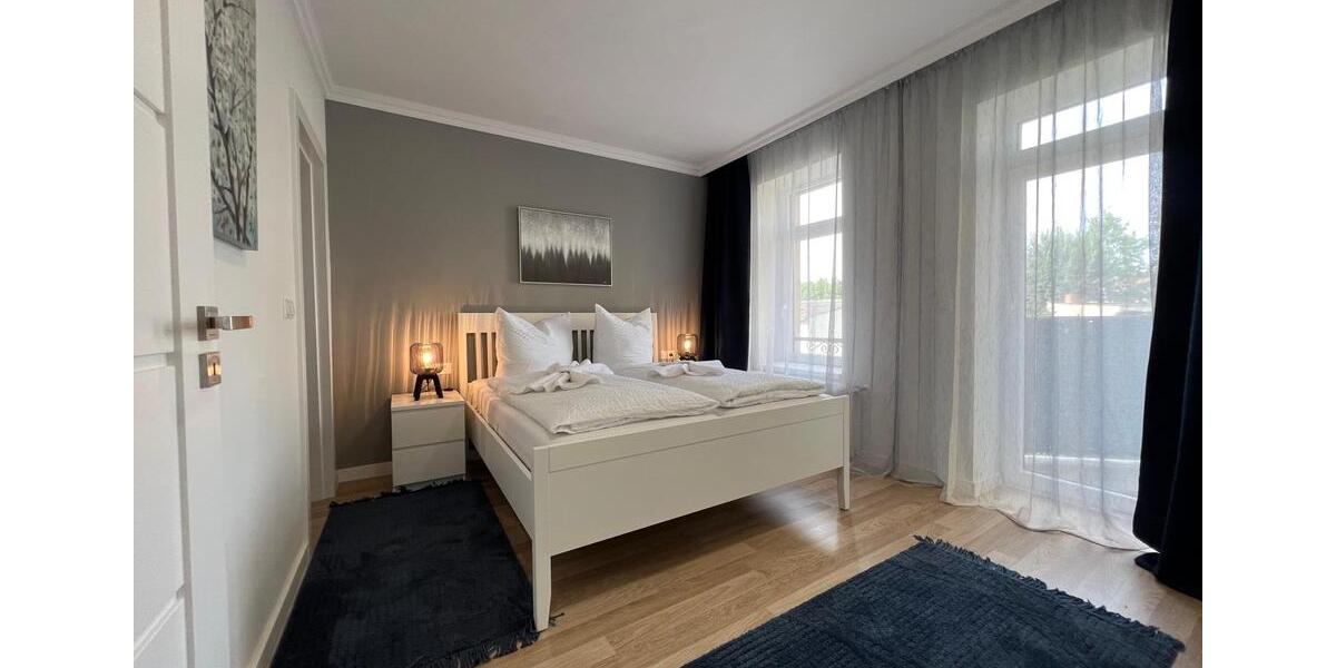 Wohnen auf Zeit Gera - 3 Zimmer, 130 m&sup2;, 100&euro; | Angebot:26227069