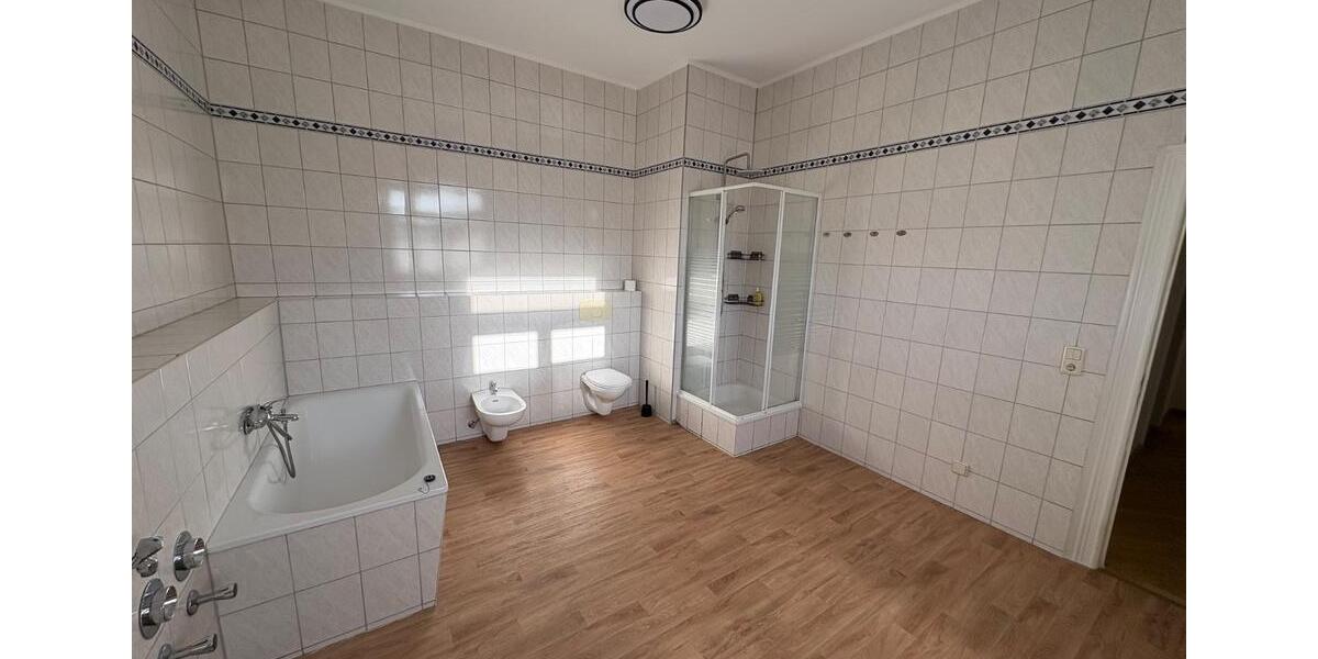 Dachgeschoßwohnung Helmstedt - 4 Zimmer, 170 m&sup2;, 890&euro; | Angebot:24624668
