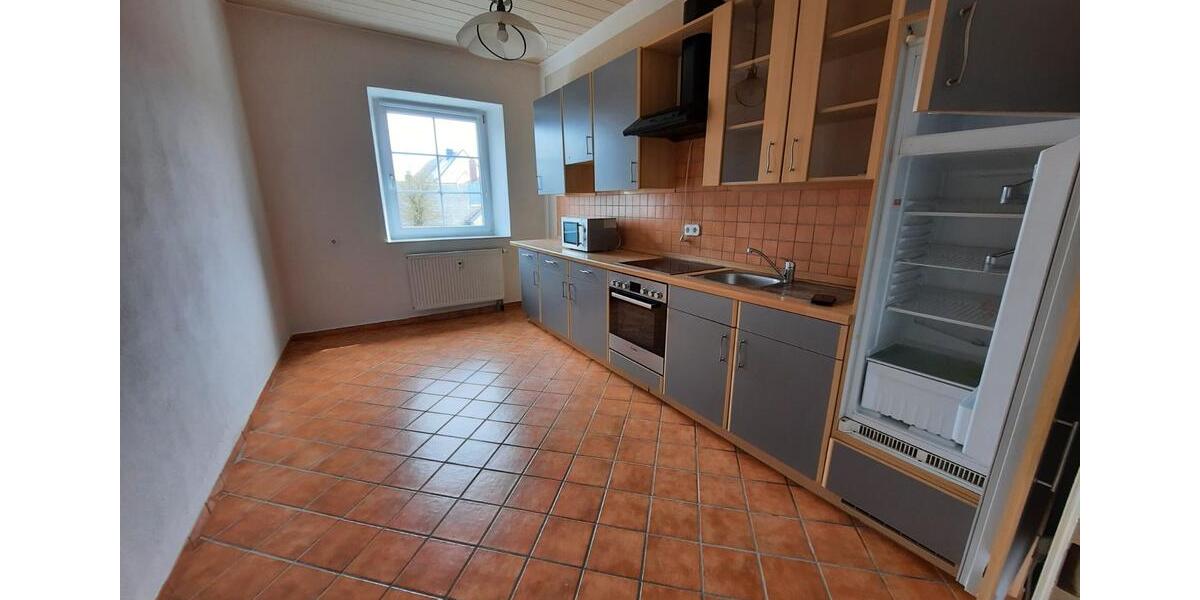 Etagenwohnung Floß - 3 Zimmer, 80 m&sup2;, 520&euro; | Angebot:26137382