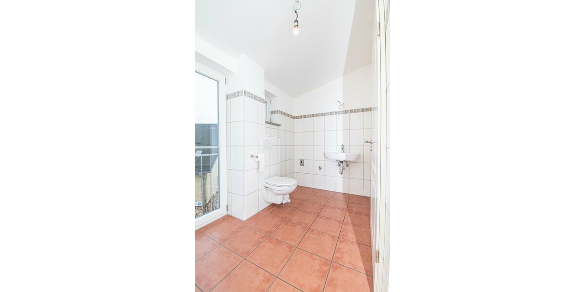 Vermietung: Helle Dachgeschosswohnung mit Balkon und Wohlfühlambiente - Dachgeschoßwohnung Cham | Angebot:24787865