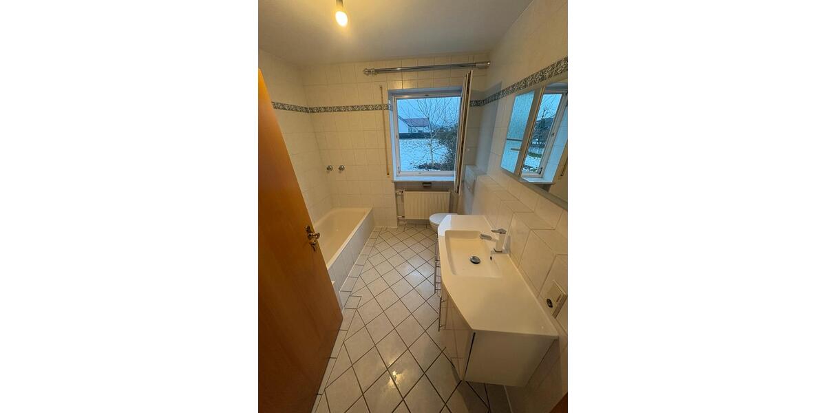 Erdgeschoßwohnung Finningen - 4 Zimmer, 130 m&sup2;, 1.300&euro; | Angebot:24730814