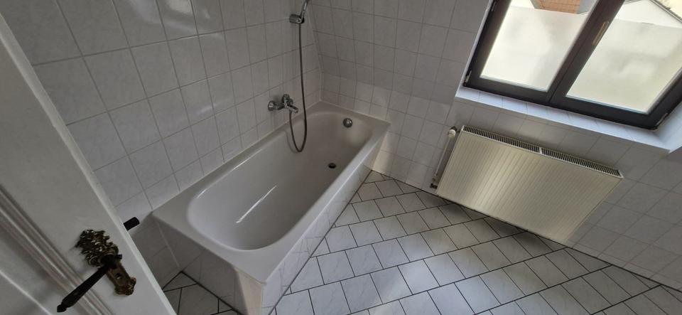 Etagenwohnung Blankenburg (Harz) - 2 Zimmer, 64 m&sup2;, 350&euro; | Angebot:24672950
