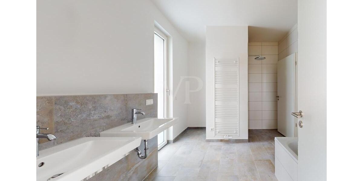 Einfamilienhaus Kronberg im Taunus - 3 Zimmer, 145 m&sup2;, 2.300&euro; | Angebot:23539799