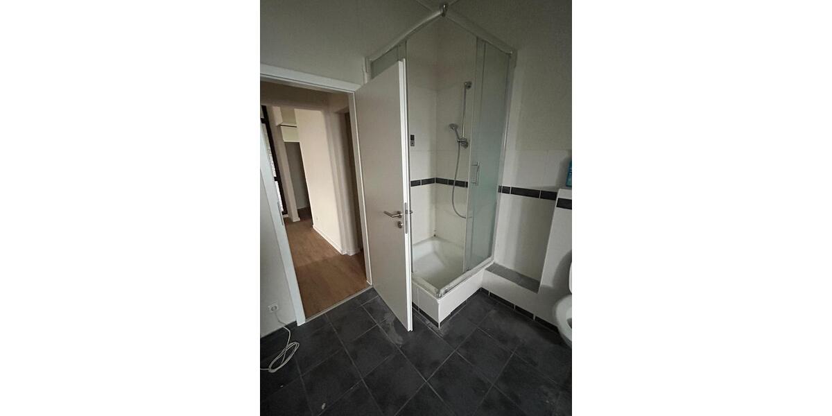 Dachgeschoßwohnung Neuwied - 3.5 Zimmer, 104 m&sup2;, 1.100&euro; | Angebot:24806084