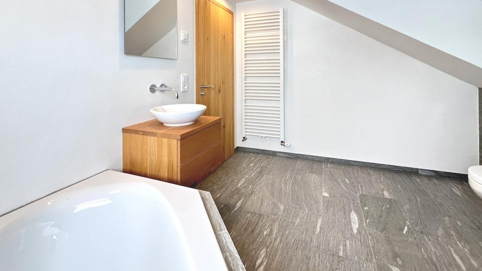 Dachgeschoßwohnung Waldshut-Tiengen Tiengen - 3 Zimmer, 60 m&sup2;, 720&euro; | Angebot:25097393