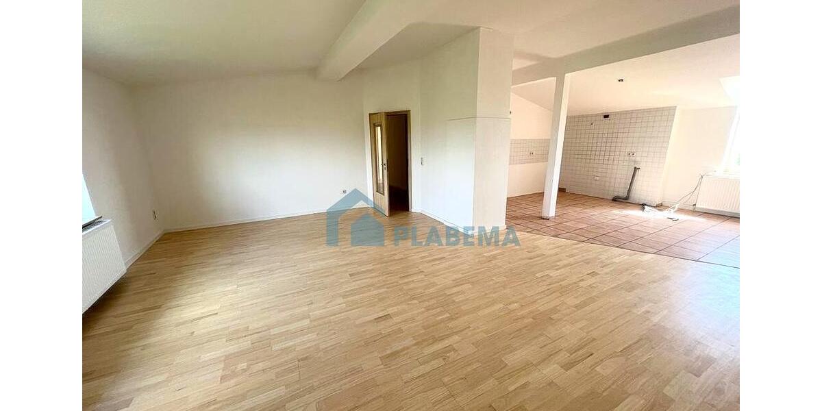Dachgeschoßwohnung Schwerin - 4 Zimmer, 105 m&sup2;, 1.470&euro; | Angebot:26645278