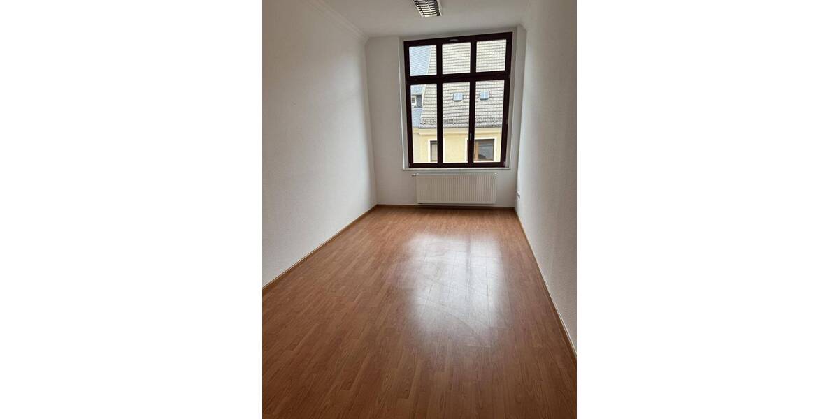 Gewerbeobjekt Oschatz - 9 Zimmer, 232 m&sup2;, 2.000&euro; | Angebot:25666800