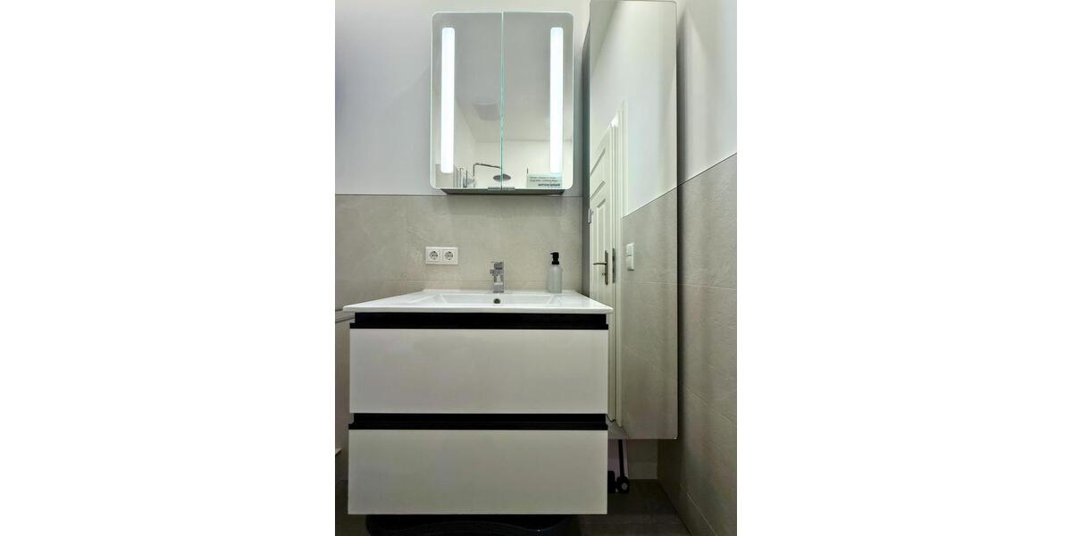 Helle 2-Zimmer-Wohnung mit Balkon, Einbauküche & Stellplatz – modern & gemütlich 2 zimmer