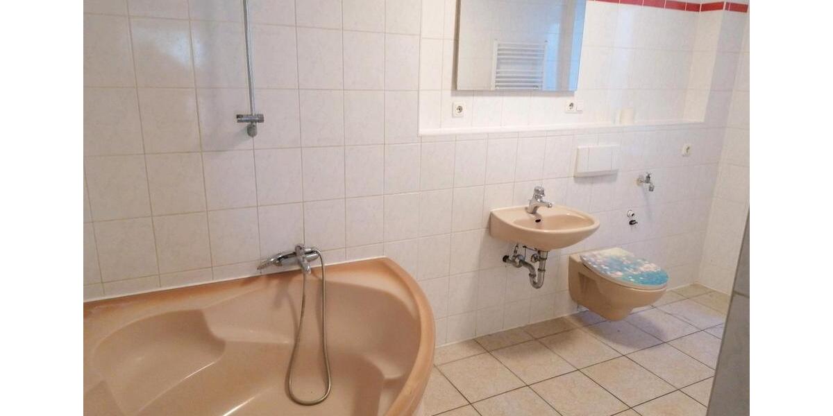 Etagenwohnung Lützen - 1 Zimmer, 78 m&sup2;, 780&euro; | Angebot:25943681